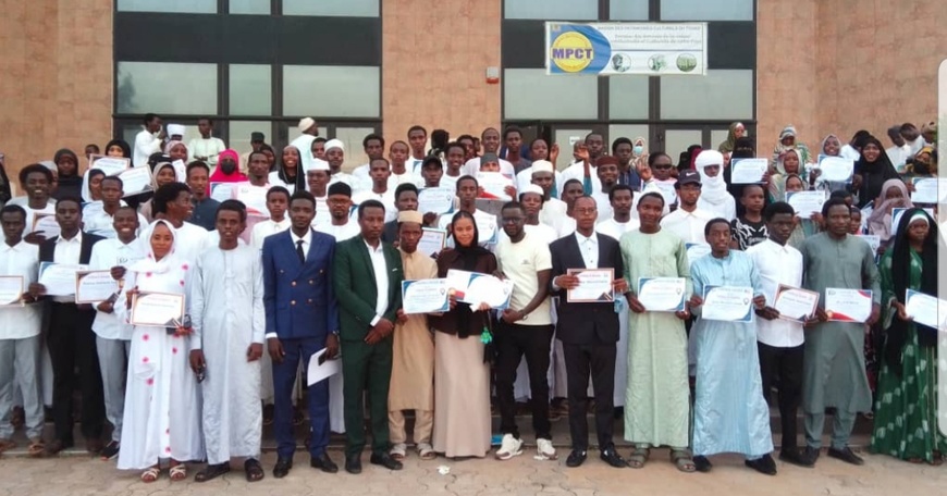 Tchad : à N’Djamena, le Centre Takewin de Formation remet 150 certificats aux apprenants Tchad : à N’Djamena, le Centre Takewin de Formation remet 150 certificats aux apprenants