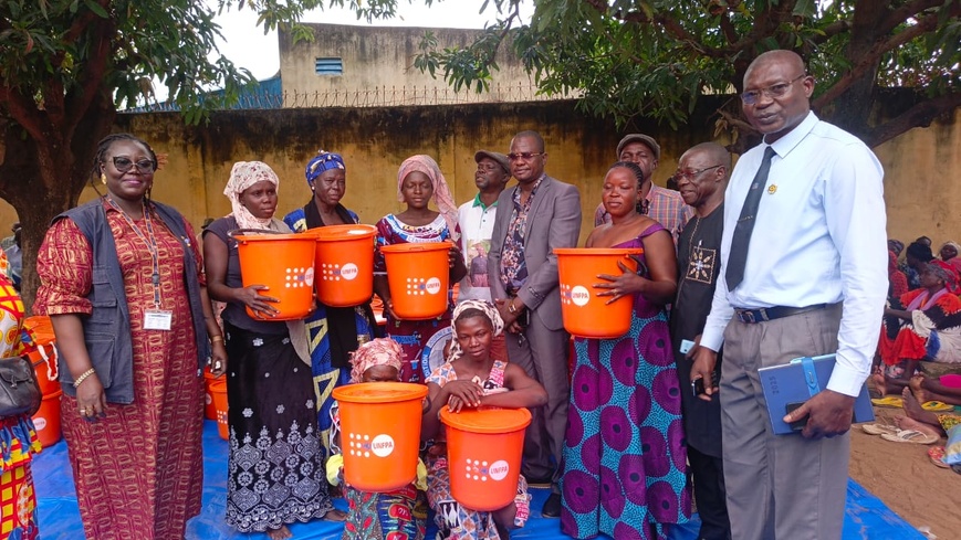 Tchad : L'UNFPA vient en aide aux femmes de Maïngara touchées par les inondations Tchad : L'UNFPA vient en aide aux femmes de Maïngara touchées par les inondations