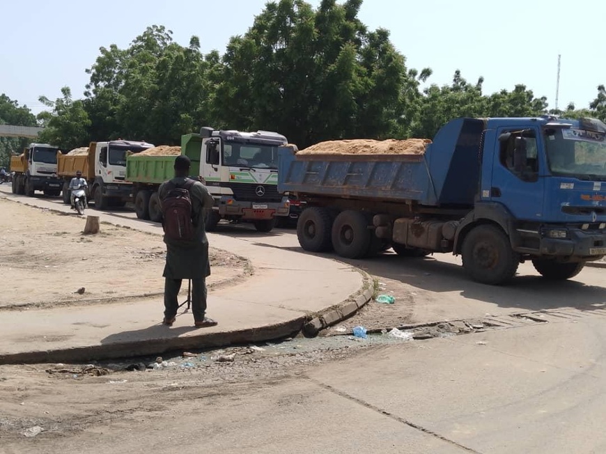 Tchad : à N'Djamena, la commune du 3ème arrondissement soutient le Lycée Félix Eboué par des travaux de remblaiement Tchad : à N'Djamena, la commune du 3ème arrondissement soutient le Lycée Félix Eboué par des travaux de remblaiement