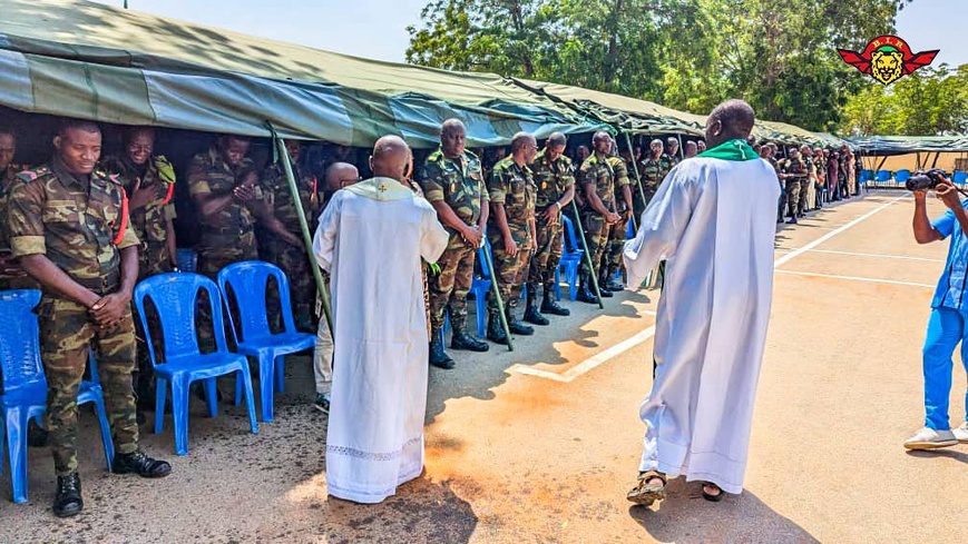 Cameroun : Prière œcuménique pour la paix à la Base du BIR de Salak Cameroun : Prière œcuménique pour la paix à la Base du BIR de Salak