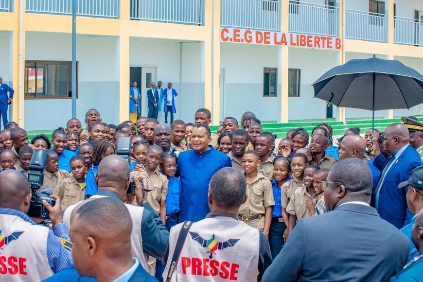 Denis Sassou N'Guesso dans l'enceinte du complexe scolaire de la Liberté
