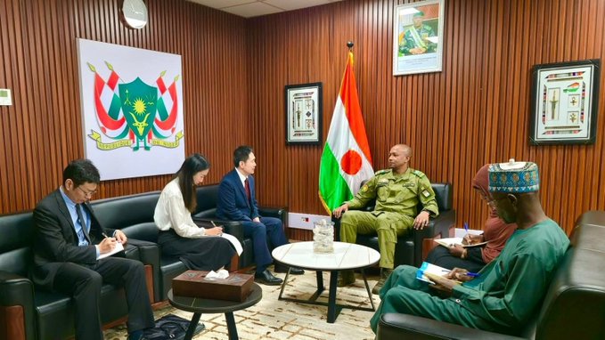 Niger – Coopération Sino-Nigérienne : Le Ministre des Mines reçoit l’Ambassadeur de Chine pour renforcer le partenariat minier