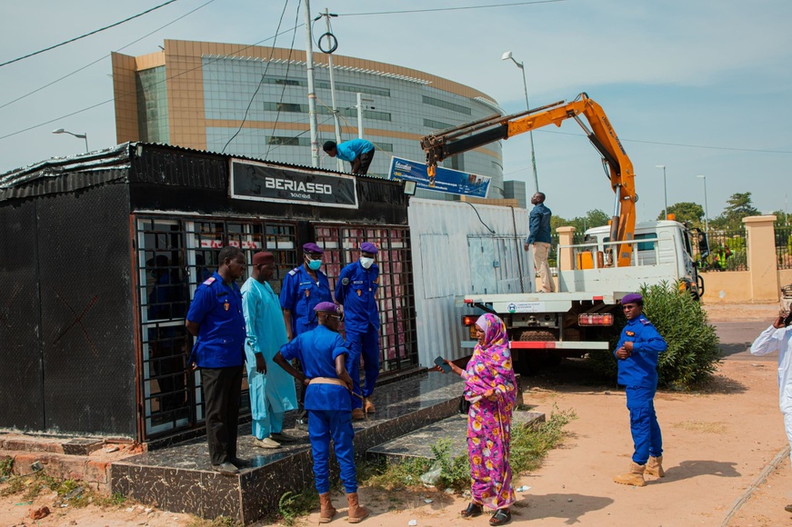 Tchad : Opération de dégagement des conteneurs et épaves Tchad : Opération de dégagement des conteneurs et épaves