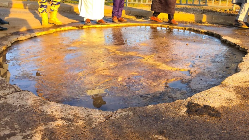 Tchad : la population et les autorités du Moyen Chari réparent le pont du village Helibongo Tchad : la population et les autorités du Moyen Chari réparent le pont du village Helibongo