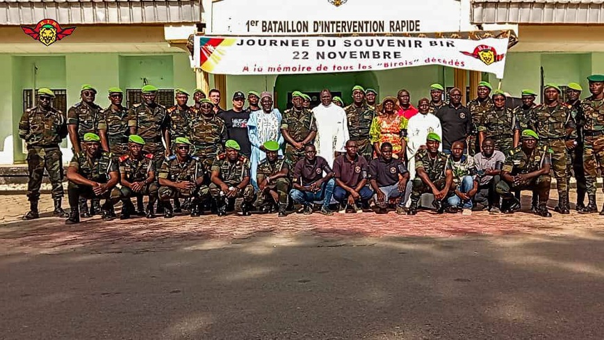 Cameroun : Le Bataillon d’Intervention Rapide rend hommage à ses héros tombés au champ d’honneur Cameroun : Le Bataillon d’Intervention Rapide rend hommage à ses héros tombés au champ d’honneur