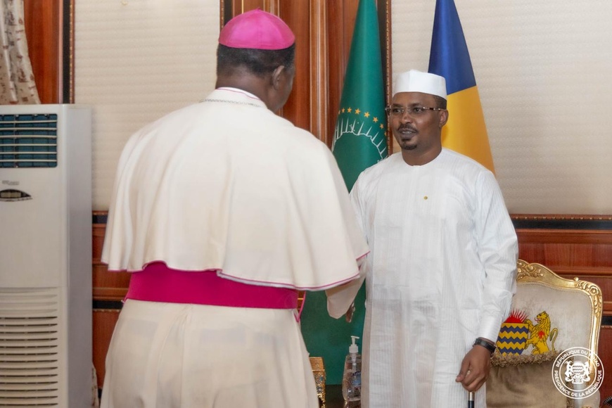 Tchad : l’archevêque de N’Djamena reçu par le président de la République Tchad : l’archevêque de N’Djamena reçu par le président de la République