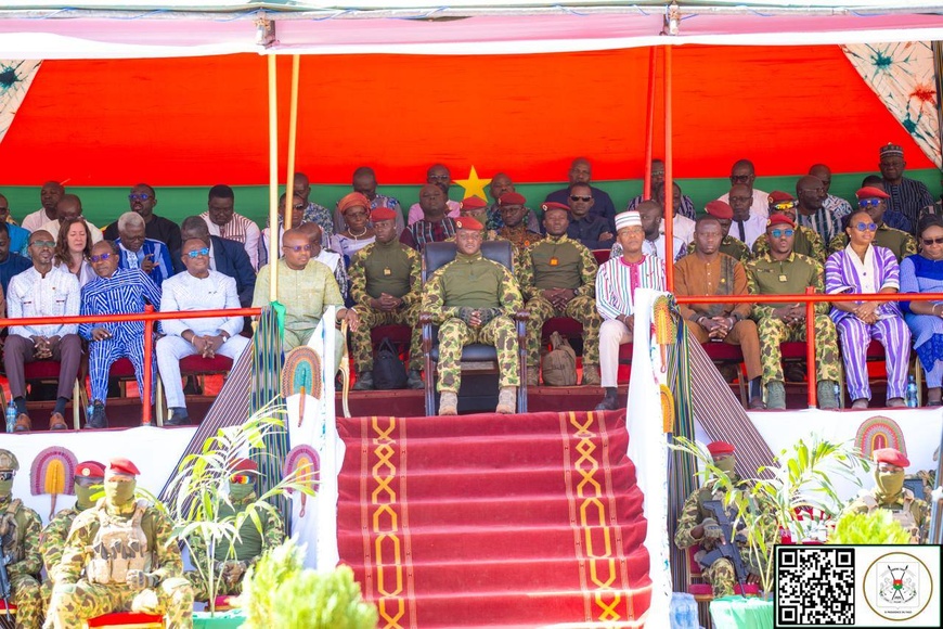 Burkina : le capitaine Ibrahim Traoré inaugure l’usine de SN-BRAFASO Burkina : le capitaine Ibrahim Traoré inaugure l’usine de SN-BRAFASO