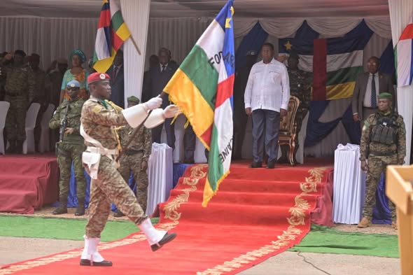 RCA : Cérémonie de montée en puissance des FACA – Passage sous le drapeau et remise de diplômes