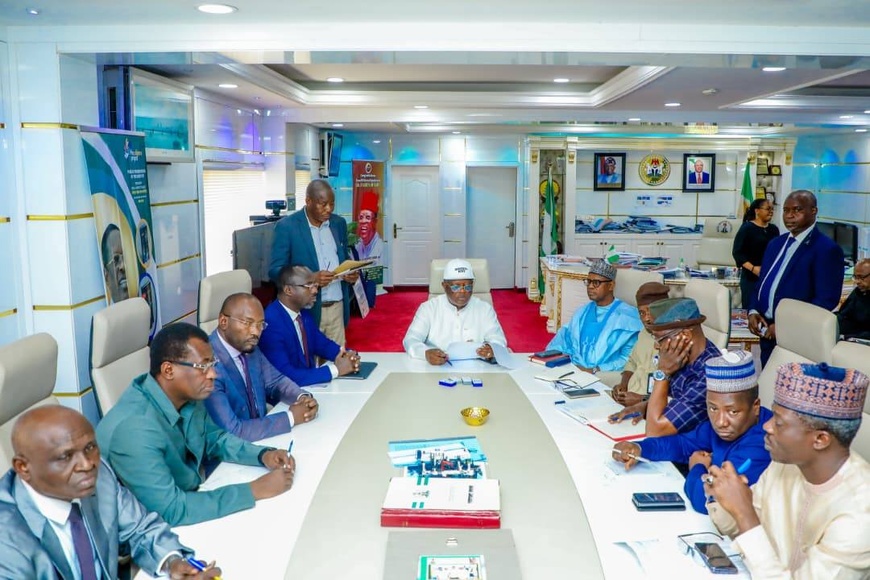 Le Tchad et le Nigeria s'engagent pour un Corridor transfrontalier moderne et un pont sur le Lac Tchad Le Tchad et le Nigeria s'engagent pour un Corridor transfrontalier moderne et un pont sur le Lac Tchad