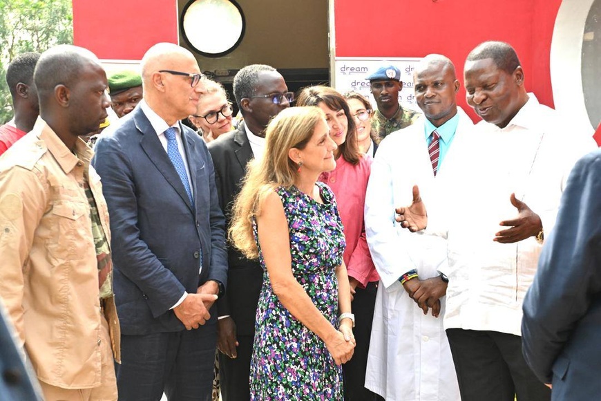 RCA : le président de la République visite la clinique Sant 'Egidio à Bangui RCA : le président de la République visite la clinique Sant 'Egidio à Bangui