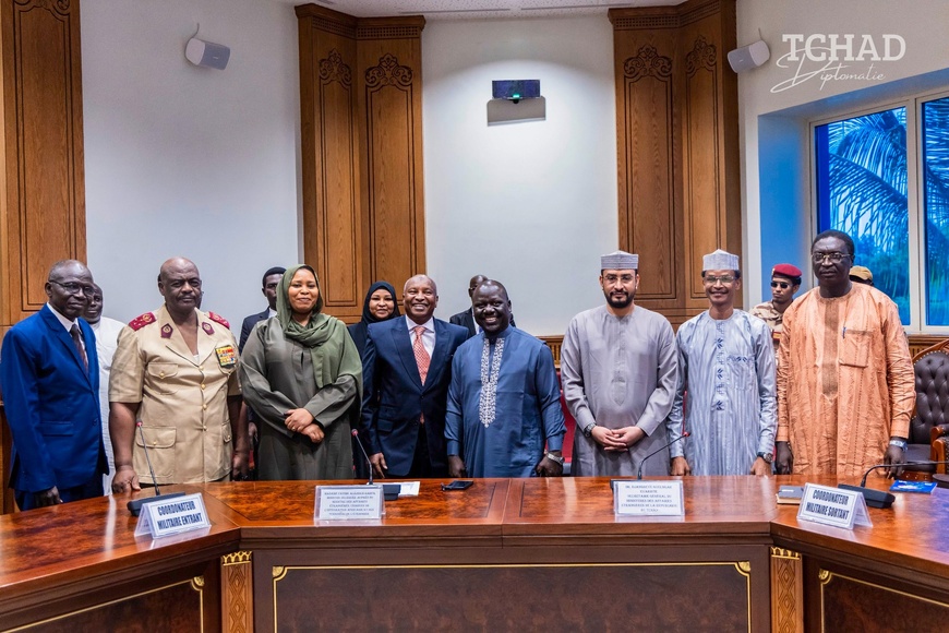 Tchad :  passation de service, le coordonnateur militaire entrant installé