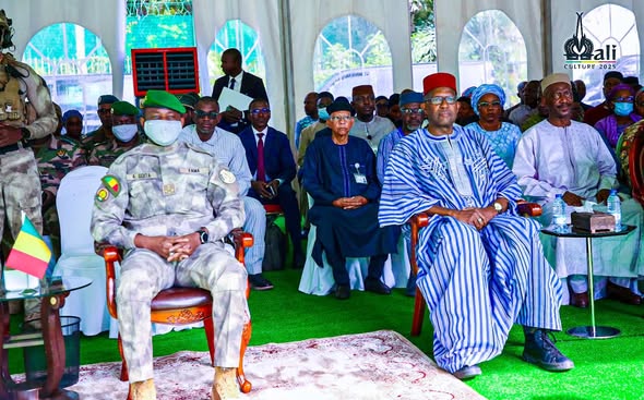 Mali : Inauguration des Places « Mali Cεbaw » et « Mali Kεlεmasaw » à Koulouba