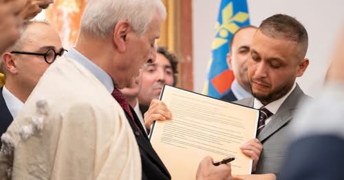 Algérie : Le Mouvement pour l’Autodétermination de la Kabylie (MAK) proclame unilatéralement la République Fédérale de Kabylie depuis Paris