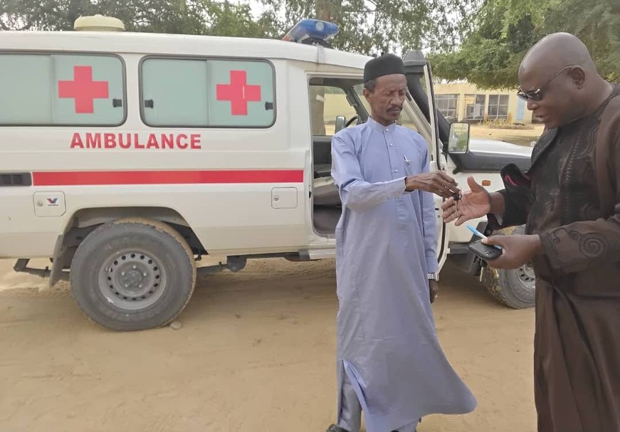 Tchad, Province du Batha : Le Ministre de la Santé concrétise sa promesse en remettant une ambulance
