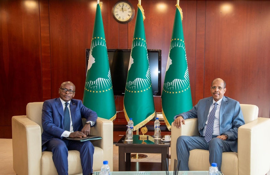 Union Africaine : L'UA réaffirme son soutien au Bénin après la tentative de coup d'État Union Africaine : L'UA réaffirme son soutien au Bénin après la tentative de coup d'État