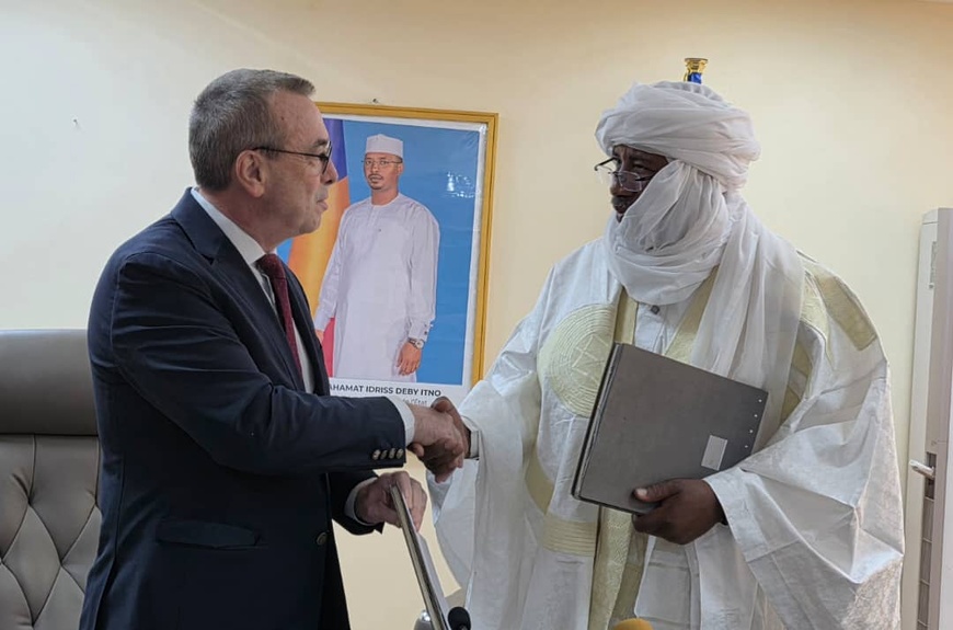 La France et le Tchad reconduisent leur coopération pour renforcer le système de santé et garantir l’accès universel aux soins La France et le Tchad reconduisent leur coopération pour renforcer le système de santé et garantir l’accès universel aux soins