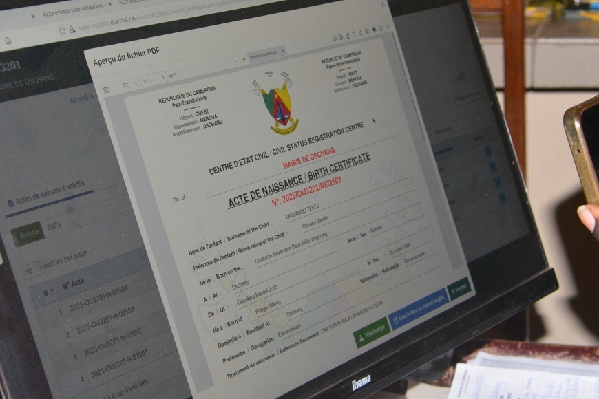 Cameroun : la mairie de Dschang produit ses premiers actes de naissance numérisés Cameroun : la mairie de Dschang produit ses premiers actes de naissance numérisés