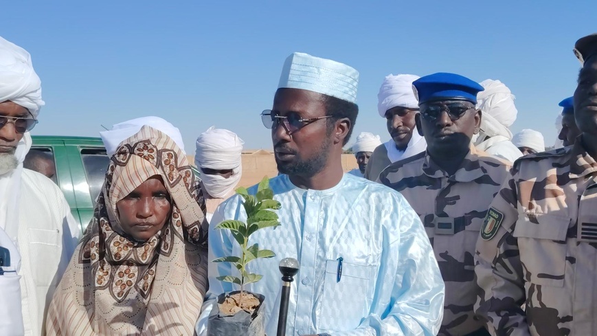 Tchad : le délégué de l'Environnement du Kanem évalue l’opération « Un Ménage, un Arbre » Tchad : le délégué de l'Environnement du Kanem évalue l’opération « Un Ménage, un Arbre »