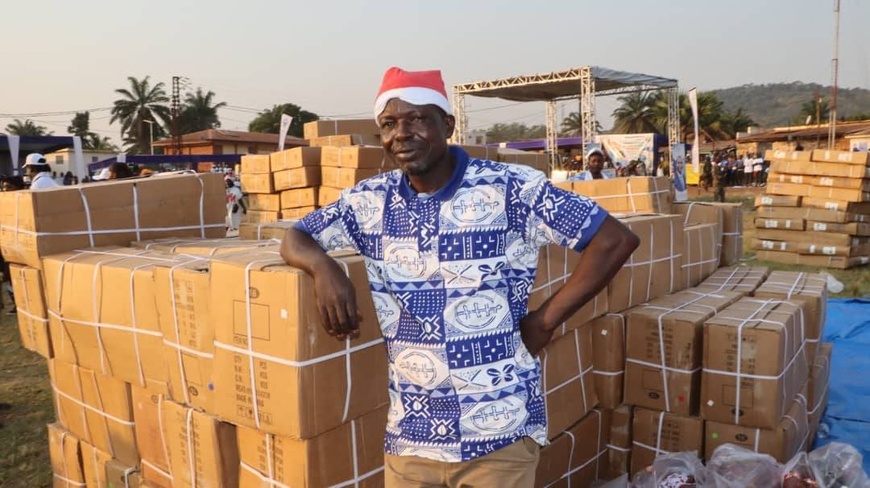 RCA : Arbre de Noël 2025, le couple présidentiel remet des jouets aux enfants à Bangui