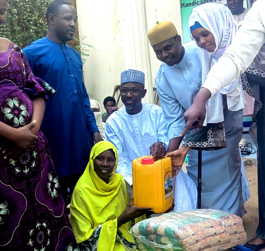 Solidarité nationale : plus de 1 200 kits alimentaires remis aux personnes handicapées à N’Djamena Solidarité nationale : plus de 1 200 kits alimentaires remis aux personnes handicapées à N’Djamena