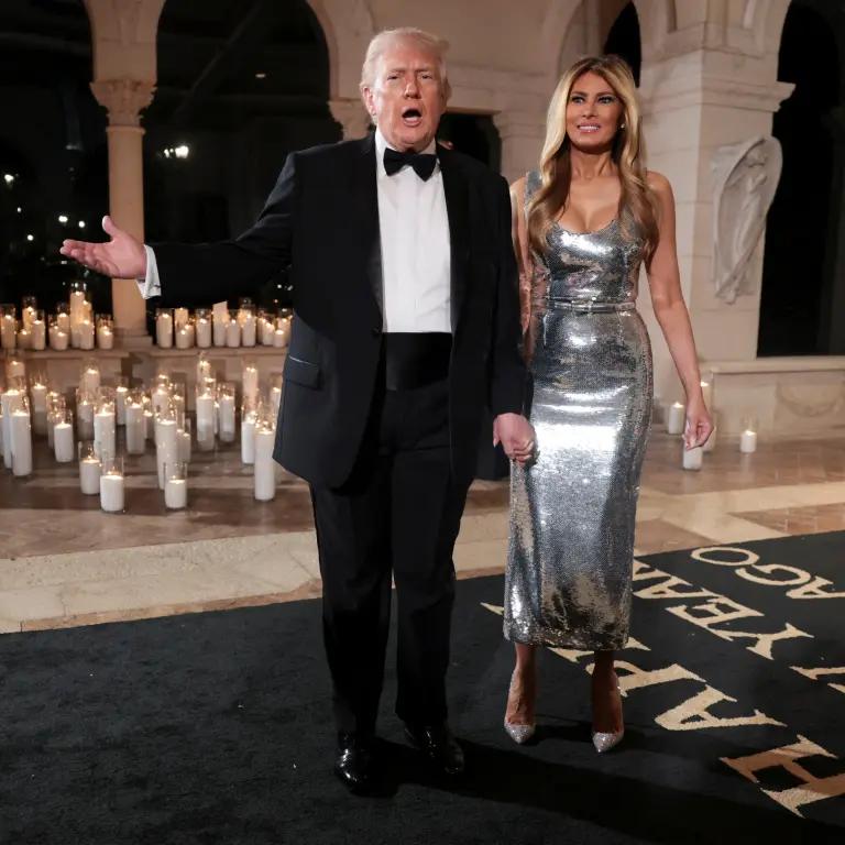 Le président Trump et la Première dame Melania arrivent à la fête du Nouvel An à Mar-a-Lago. Photo : Reuters
