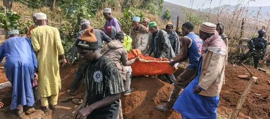 Crise anglophone au Cameroun : 12 civils exécutés dans une expédition punitive sanglante Crise anglophone au Cameroun : 12 civils exécutés dans une expédition punitive sanglante