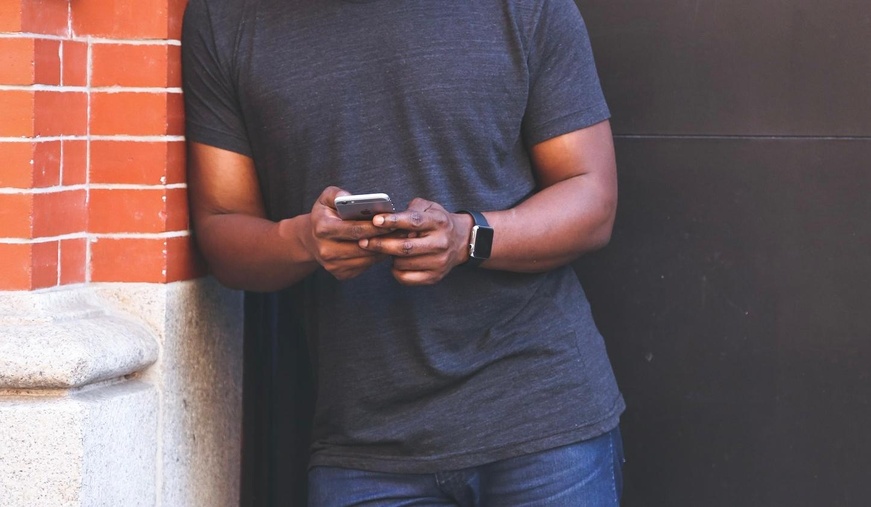 Tchad : parler fort au téléphone, une nouvelle incivilité urbaine Tchad : parler fort au téléphone, une nouvelle incivilité urbaine