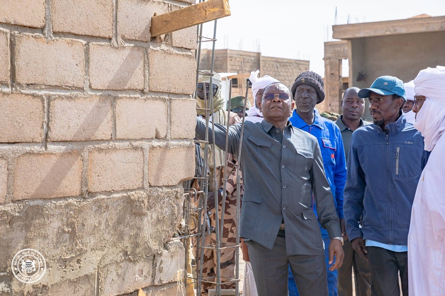 Tchad : à Amdjarass, le Premier ministre visite le chantier des logements Tchad : à Amdjarass, le Premier ministre visite le chantier des logements