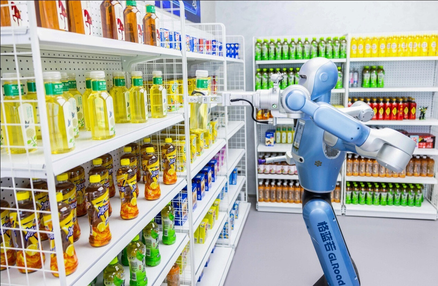 China's first humanoid robot 7S store in Hubei province generating buzz China's first humanoid robot 7S store in Hubei province generating buzz