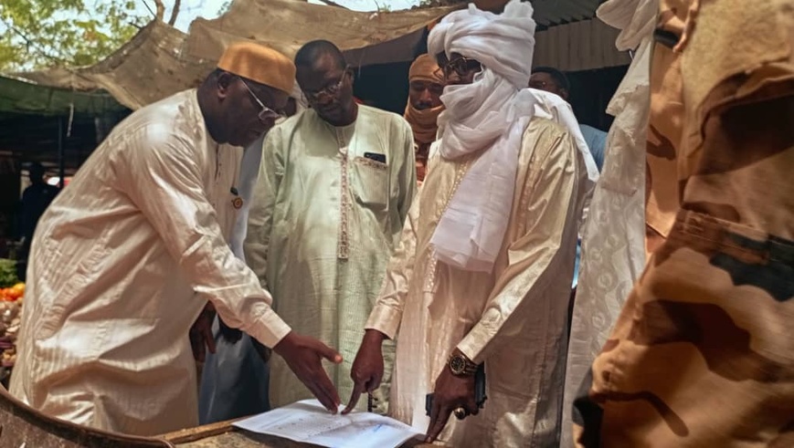 Tchad : À Am-Timan, le Délégué général inspecte le marché secondaire pour évaluer la situation Tchad : À Am-Timan, le Délégué général inspecte le marché secondaire pour évaluer la situation
