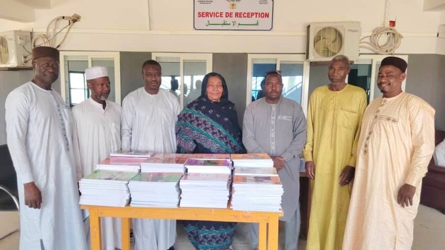 Tchad : à Abéché, un don de manuels scolaires remis à l’Académie de l’éducation nationale de l’Est Tchad : à Abéché, un don de manuels scolaires remis à l’Académie de l’éducation nationale de l’Est