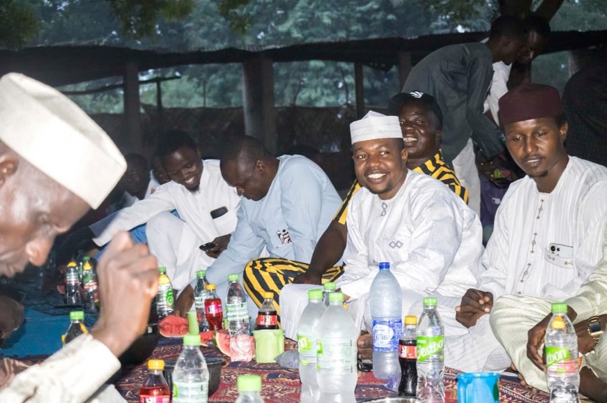 Tchad : un iftar collectif pour promouvoir la solidarité et le vivre-ensemble entre les jeunes et les autorités au Moyen-Chari Tchad : un iftar collectif pour promouvoir la solidarité et le vivre-ensemble entre les jeunes et les autorités au Moyen-Chari