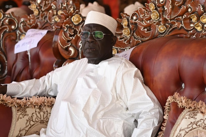 Ministre Tchadien des Armées : "Celui qui vient ici, désarmez-le. S'il refuse, tirez-lui dessus. J'en prends la responsabilité" Ministre Tchadien des Armées : "Celui qui vient ici, désarmez-le. S'il refuse, tirez-lui dessus. J'en prends la responsabilité"