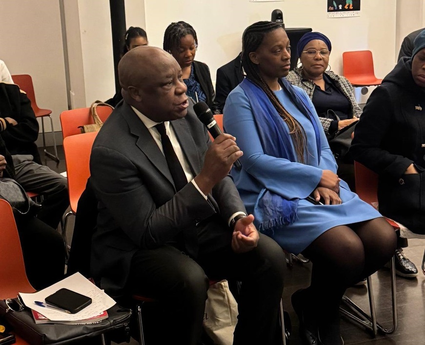 Salon du livre africain de Paris : le Cameroun foisonne d’éditeurs et de registres Salon du livre africain de Paris : le Cameroun foisonne d’éditeurs et de registres