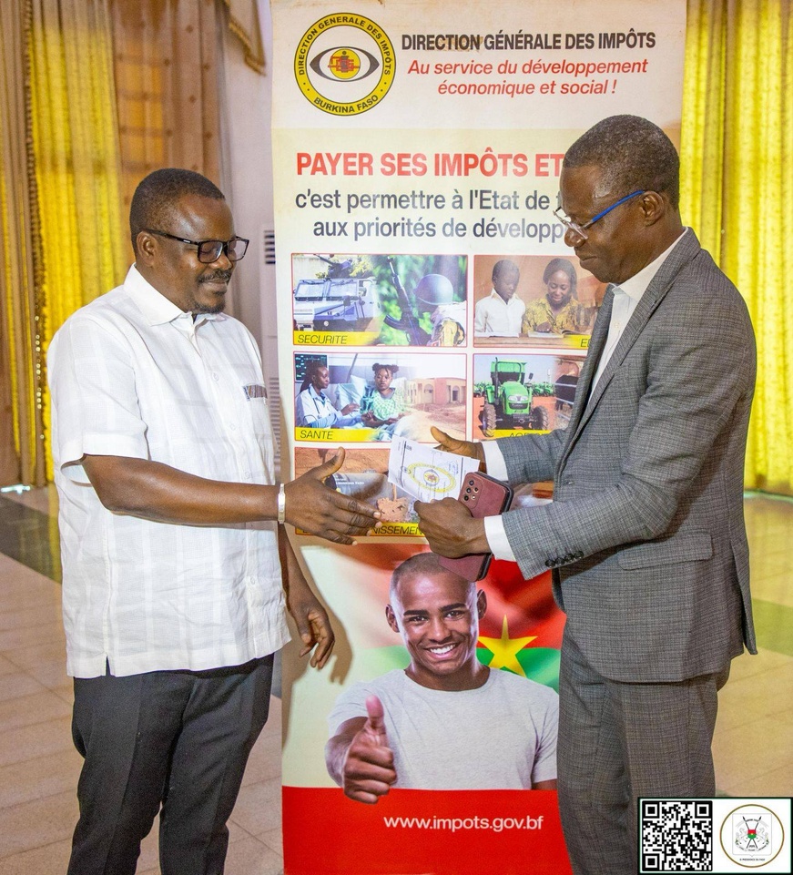 Burkina : exemplarité fiscale, le personnel de la Présidence s’acquitte de ses impôts
