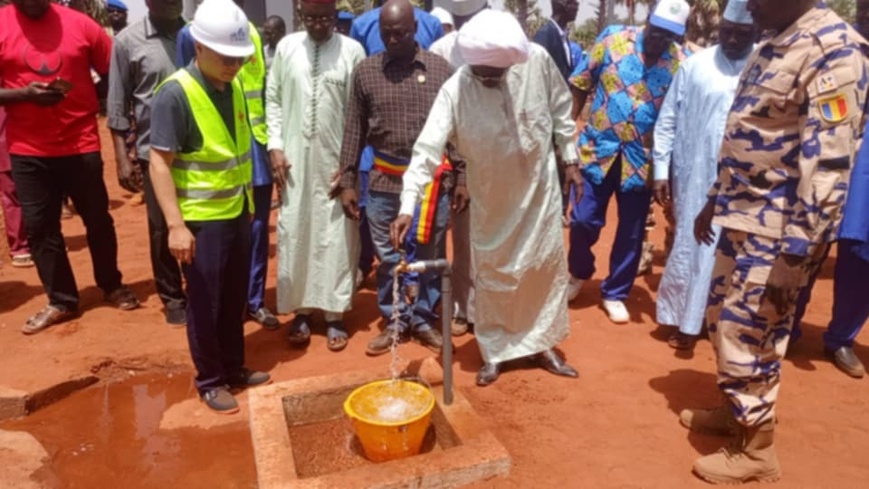 Tchad : visite des installations hydrauliques réalisées par le programme Aide de la Chine Tchad : visite des installations hydrauliques réalisées par le programme Aide de la Chine
