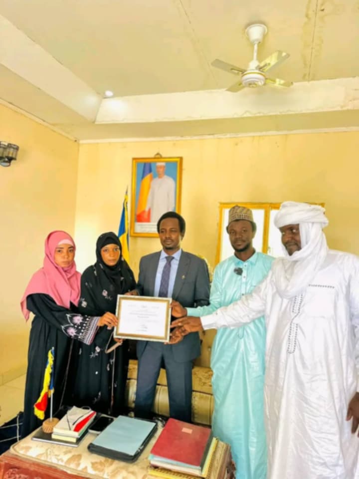 Tchad : la section du Kanem du CNJT décerne une attestation de reconnaissance au préfet du Kanem-Est