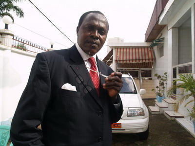 Professeur Shanda Tonme