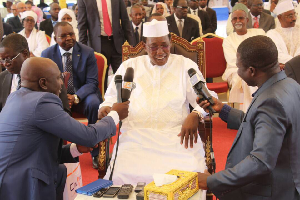 Entretien avec la presse tchadienne du dirigeant tchadien. ALwihda Info
