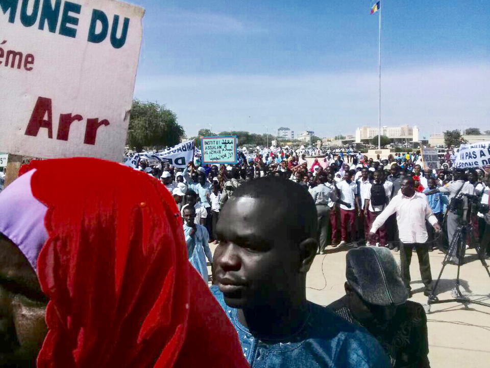 N'Djamena : « Stop aux ingérences des États-Unis » scandent des manifestants