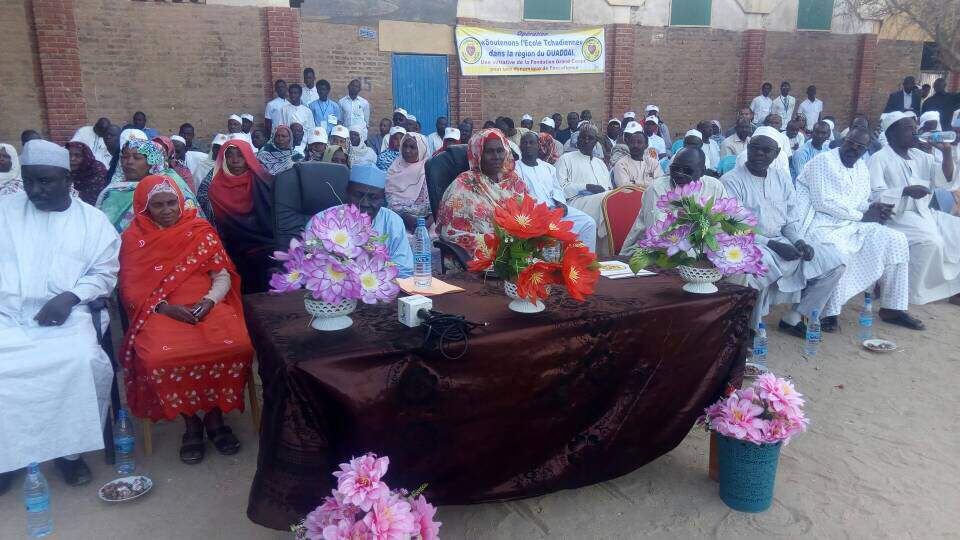 Tchad : des kits scolaires offerts aux lycéens à Abéché