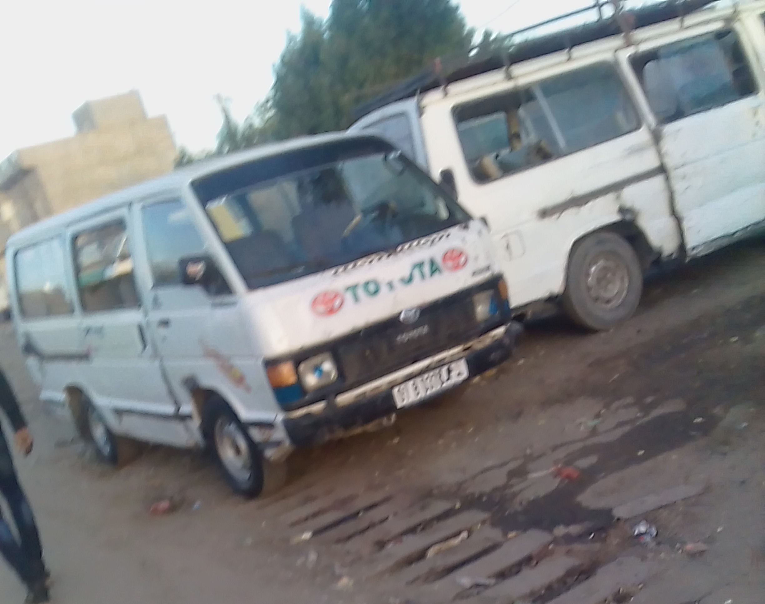 Des cars de transports stationnés aujourd'hui à N'Djamena. Alwihda Info