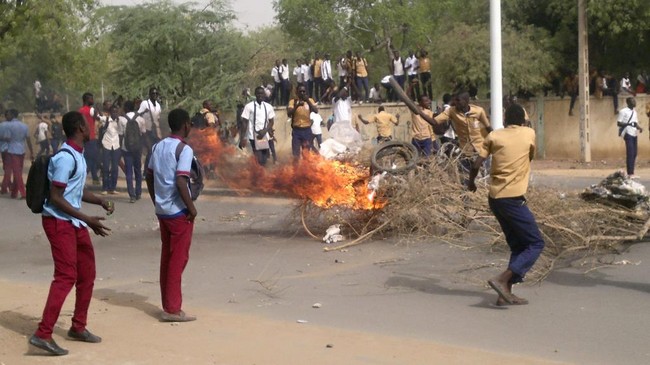 Une manifestation de lycéens à N'Djamena. Crédits photo : DR