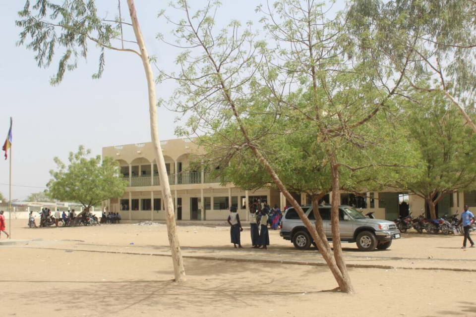 Tchad : L’ASEAT offre un don de 100 livres aux élèves du Lycée de Gassi