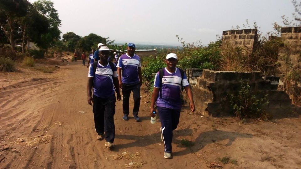 Le club "Aquarium", au cours de sa randonnée pédestre.