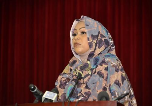 La Première dame, Hinda Déby.