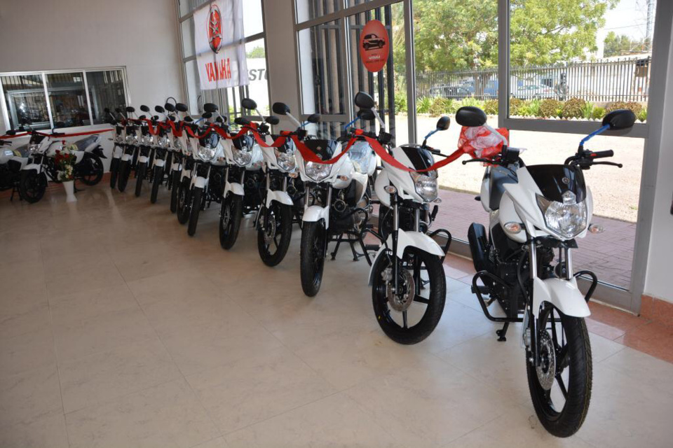 La France offre 20 motos à la police pour renforcer la sécurité de N’Djamena