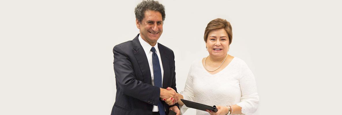 Patricia Espinosa and Francesco La Camera sign MOU. © DR