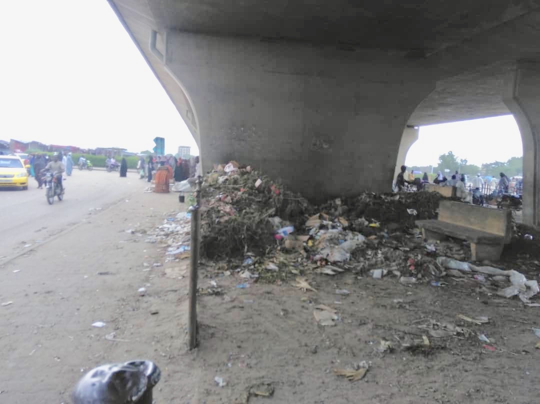 Tchad : sous les viaducs de N'Djamena, l'incivisme et l'insécurité. © Alwihda Info