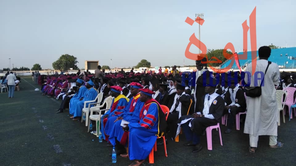 Tchad : 674 lauréats reçoivent leur diplôme de fin d'études universitaires. © Alwihda Info